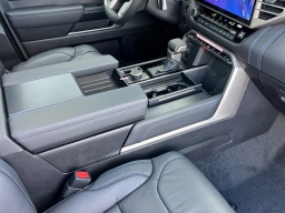 Toyota Tundra 4WD Platinum Hybrid CrewMax 5.5' Bed (Natl) 2026