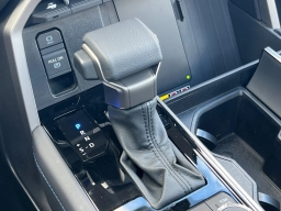 Toyota Tundra 4WD Platinum Hybrid CrewMax 5.5' Bed (Natl) 2026