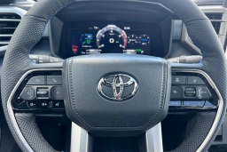 Toyota Tundra 4WD Platinum Hybrid CrewMax 5.5' Bed (Natl) 2026