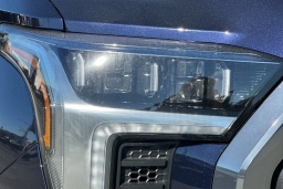 Toyota Tundra 4WD Platinum Hybrid CrewMax 5.5' Bed (Natl) 2026