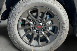 Toyota Tundra 4WD Platinum Hybrid CrewMax 5.5' Bed (Natl) 2026