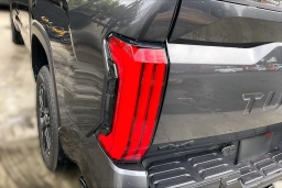 Toyota Tundra 4WD Limited CrewMax 5.5' Bed (Natl) 2026