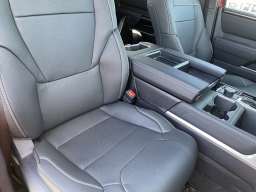 Toyota Tundra 4WD Limited CrewMax 5.5' Bed (Natl) 2026