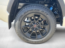 Toyota Tundra 4WD Limited CrewMax 5.5' Bed (Natl) 2026