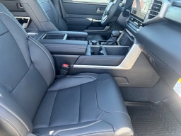 Toyota Tundra 4WD Limited CrewMax 5.5' Bed (Natl) 2026