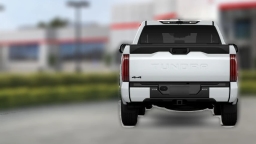 Toyota Tundra 4WD Platinum CrewMax 5.5' Bed (Natl) 2026