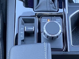 Toyota Tundra 4WD Limited Hybrid CrewMax 5.5' Bed (Natl) 2026