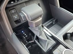 Toyota Tundra 4WD Limited Hybrid CrewMax 5.5' Bed (Natl) 2026