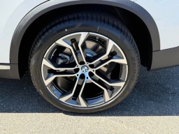 BMW X5 xDrive40i Sports Activity Vehicle 2026