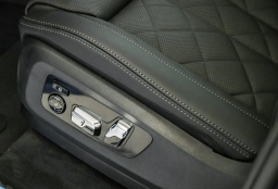 BMW X5 M60i Sports Activity Vehicle 2026