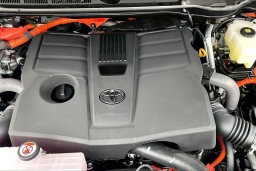 Toyota Sequoia Limited 4WD (Natl) 2026