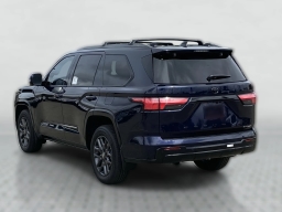 Toyota Sequoia Platinum 4WD (Natl) 2026