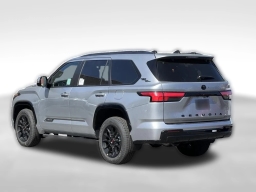 Toyota Sequoia Platinum 4WD (Natl) 2026