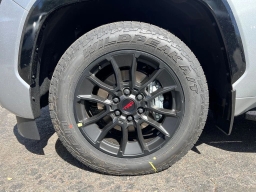 Toyota Sequoia Platinum 4WD (Natl) 2026