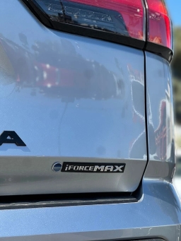 Toyota Sequoia Platinum 4WD (Natl) 2026