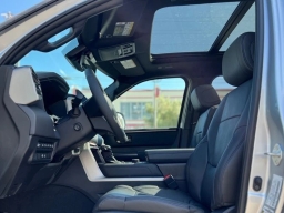 Toyota Sequoia Platinum 4WD (Natl) 2026