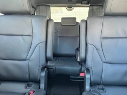 Toyota Sequoia Platinum 4WD (Natl) 2026