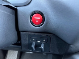 Toyota Sequoia Platinum 4WD (Natl) 2026