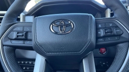 Toyota Sequoia Platinum 4WD (Natl) 2026