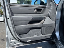 Toyota Sequoia Platinum 4WD (Natl) 2026