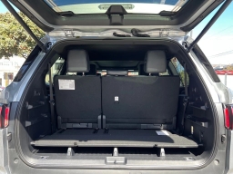 Toyota Sequoia Platinum 4WD (Natl) 2026