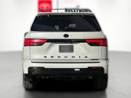 Toyota Sequoia Platinum 4WD (Natl) 2026
