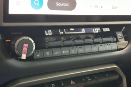 Toyota Sequoia Platinum 4WD (Natl) 2026