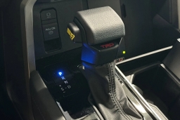 Toyota Sequoia Platinum 4WD (Natl) 2026