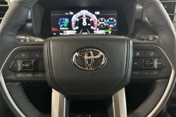 Toyota Sequoia Platinum 4WD (Natl) 2026