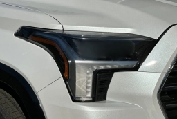 Toyota Sequoia Platinum 4WD (Natl) 2026