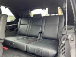 Toyota Sequoia Platinum 4WD (Natl) 2026