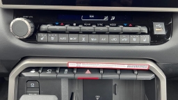 Toyota Sequoia Platinum 4WD (Natl) 2026