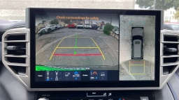 Toyota Sequoia Platinum 4WD (Natl) 2026