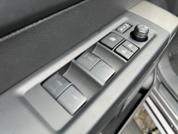 Toyota Sequoia Platinum 4WD (Natl) 2026