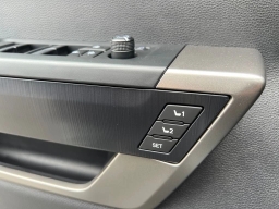 Toyota Sequoia Platinum 4WD (Natl) 2026