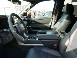 Toyota Sequoia Platinum 4WD (Natl) 2026