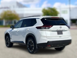 Nissan Rogue Dark Armor FWD 2026