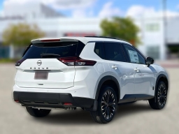 Nissan Rogue Dark Armor FWD 2026