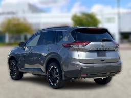 Nissan Rogue Dark Armor FWD 2026