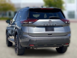 Nissan Rogue Dark Armor FWD 2026