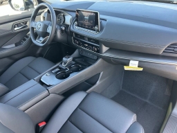 Nissan Rogue Dark Armor FWD 2026