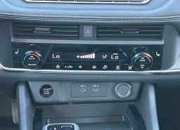 Nissan Rogue Dark Armor FWD 2026