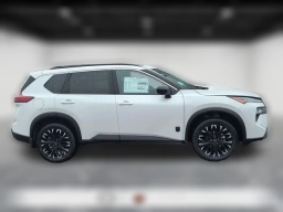 Nissan Rogue Dark Armor AWD 2026