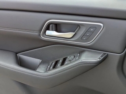 Nissan Rogue Platinum AWD 2026