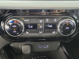 Chevrolet Trax LT FWD 4dr 2026
