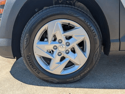 Hyundai Kona SE FWD 2026