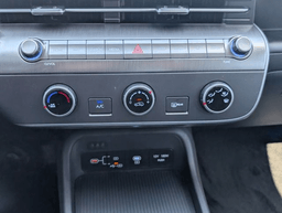 Hyundai Kona SE FWD 2026