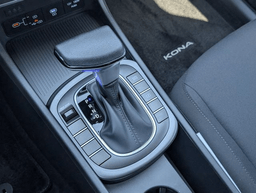 Hyundai Kona SE FWD 2026