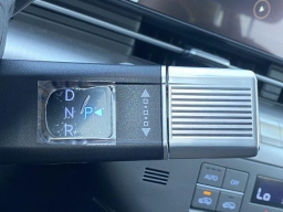 Hyundai Kona SEL Premium FWD 2026