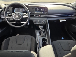 Hyundai Elantra SE IVT 2026